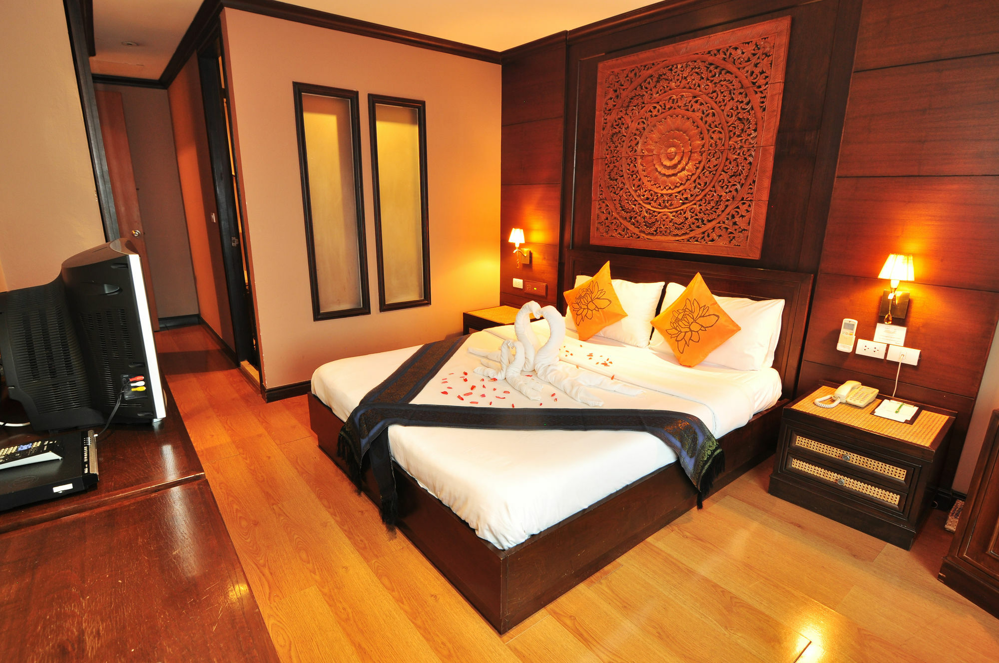 Hotel Baan Sukhumvit Soi 18 Bangkok Exterior foto